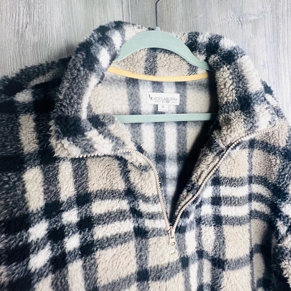 Koolaburra Fleece Quarter Zip Pullover - Picture 5 of 5